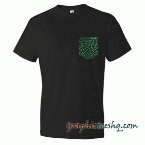 Irish Shamrocks Pattern Black Pocket tee shirt